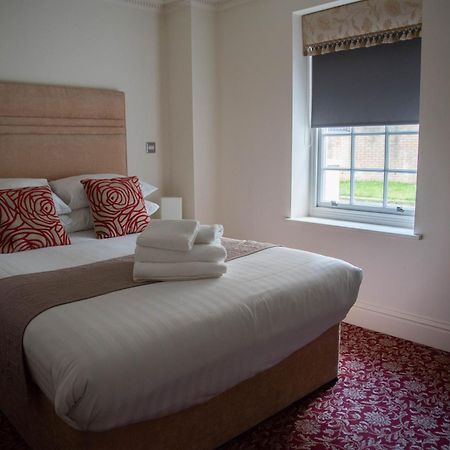 The Clarendon Royal Community Hotel Gravesend Exterior photo