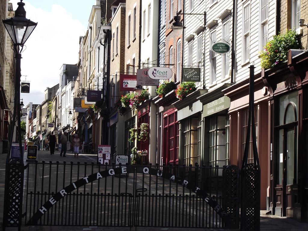 The Clarendon Royal Community Hotel Gravesend Exterior photo