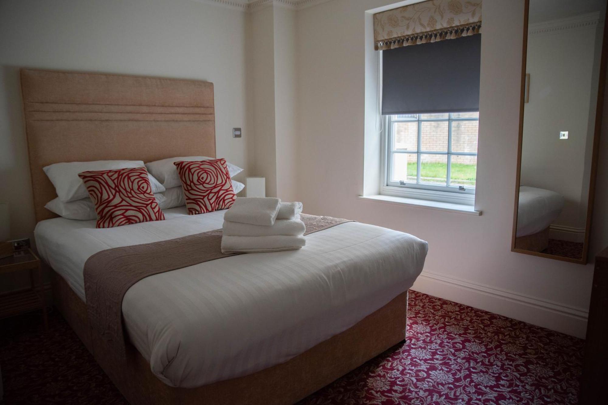 The Clarendon Royal Community Hotel Gravesend Exterior photo